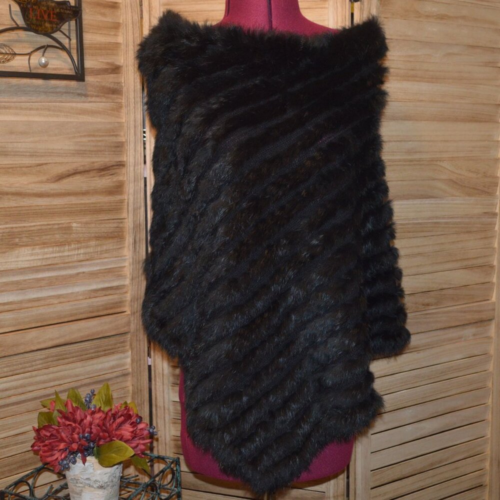 Jennyfer J One Size Fits All Black Fur Poncho/Cape